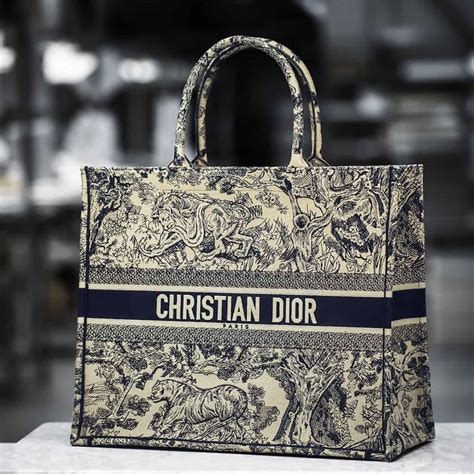 dior tote bat